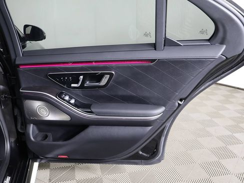 Used 2021 Mercedes-Benz S 580 4MATIC Sedan w/ AMG Line image 30