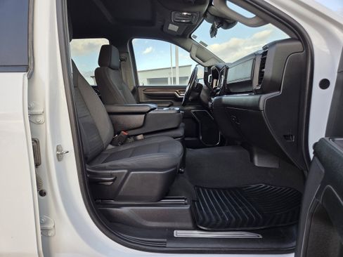 Used 2024 Chevrolet Silverado 2500 LT image 20