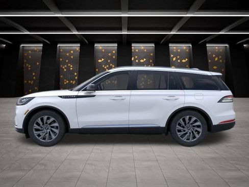 New 2026 Lincoln Aviator 2WD image 3