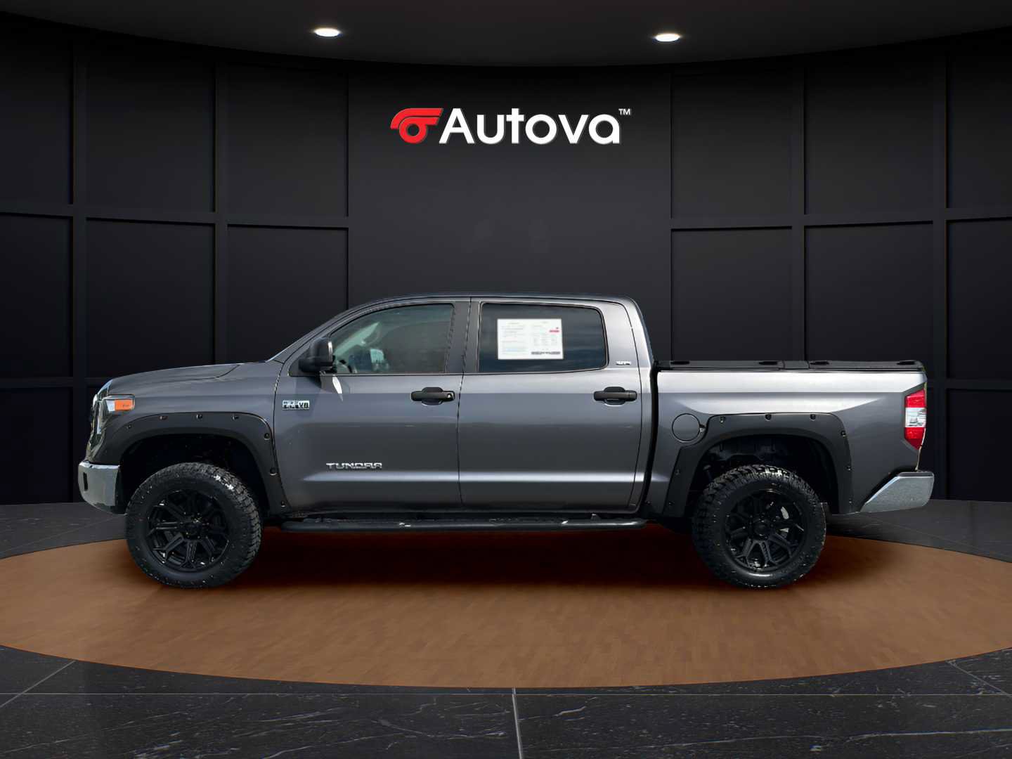 Used 2018 Toyota Tundra SR5 w/ SR5 Upgrade Package AWD/4WD image 2