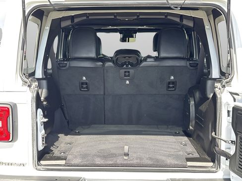 Used 2025 Jeep Wrangler Unlimited Rubicon AWD/4WD image 8