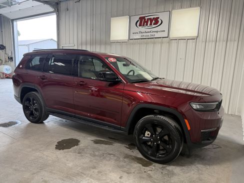 Used 2025 Jeep Grand Cherokee L Limited w/ Black Appearance Package AWD/4WD image 1