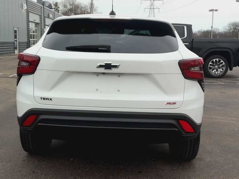 Used 2024 Chevrolet Trax RS w/ Driver Confidence Package image 3