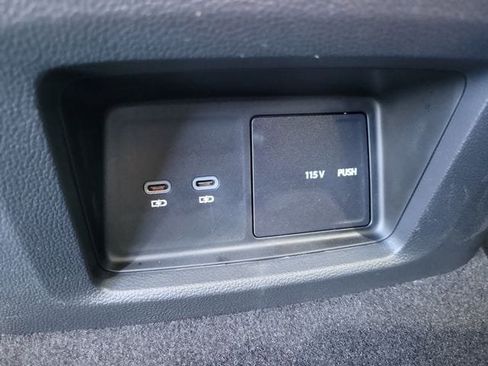 Certified 2024 Volkswagen Atlas SE FWD image 13