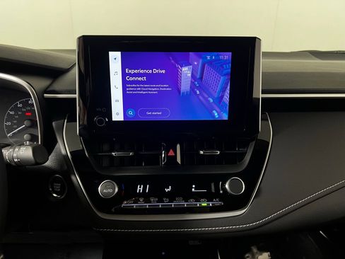 Certified 2025 Toyota Corolla SE w/ SE Package image 17