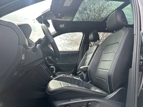 Used 2023 Volkswagen Tiguan SEL R-Line image 3