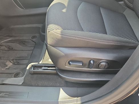 Used 2024 GMC Terrain SLE w/ Driver Convenience Package AWD/4WD image 15