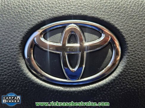 Used 2023 Toyota Highlander XLE FWD image 32