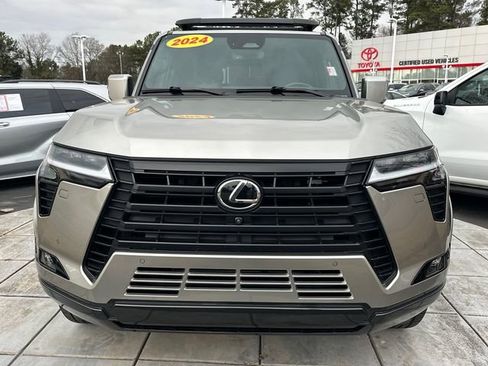 Used 2024 Lexus GX 550 image 8