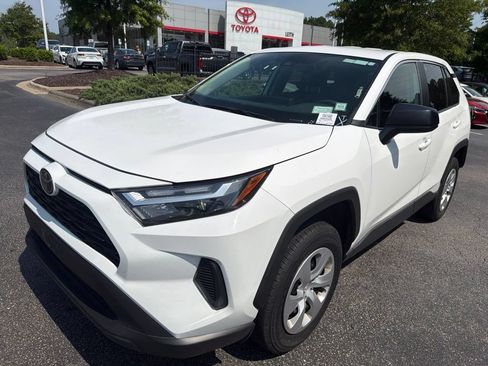 Used 2025 Toyota RAV4 LE AWD/4WD image 2