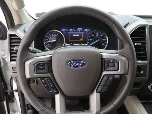 Used 2021 Ford Expedition XLT image 17