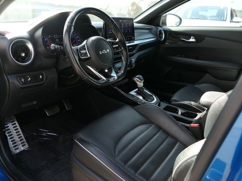 Used 2022 Kia Forte GT-Line w/ GT-Line Premium Package image 11