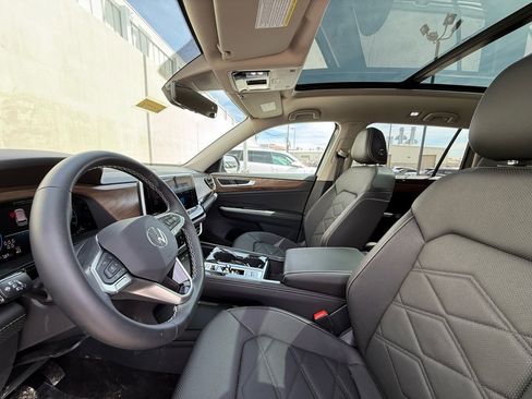 Used 2025 Volkswagen Atlas SE image 5