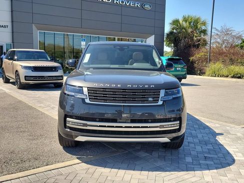 New 2026 Land Rover Range Rover Long Wheelbase SE AWD/4WD image 8