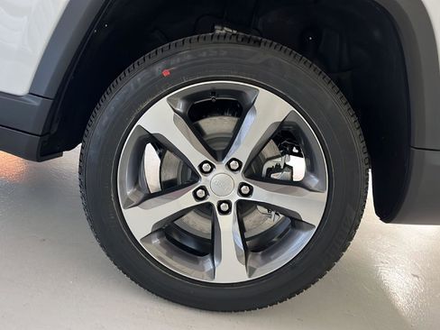 New 2025 Jeep Grand Cherokee L Limited image 27