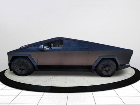 Used 2024 Tesla Cybertruck AWD Crew Cab image 6
