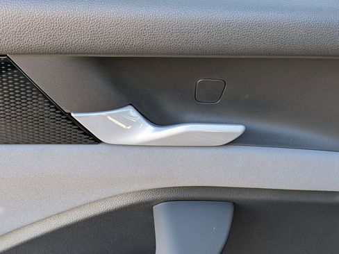 New 2026 Volkswagen Tiguan SE image 25