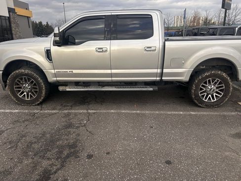 Used 2019 Ford F250 Lariat w/ Lariat Ultimate Package image 3