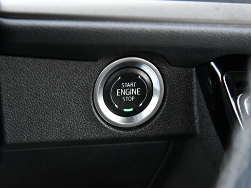 Used 2024 Chevrolet Traverse LT image 35