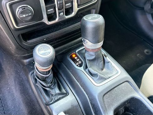 Used 2022 Jeep Wrangler Unlimited Sport AWD/4WD image 17