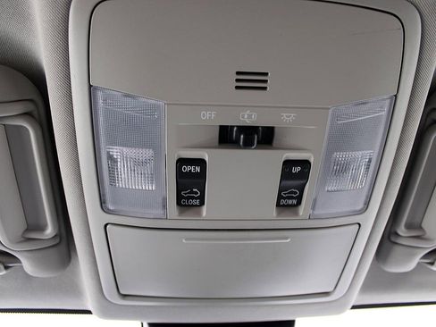 Used 2017 Toyota RAV4 LE Plus image 18