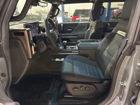 New 2025 GMC Hummer EV 2X image 17