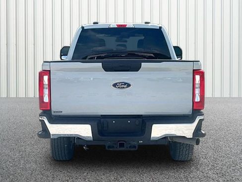 Used 2025 Ford F250 XLT AWD/4WD image 4
