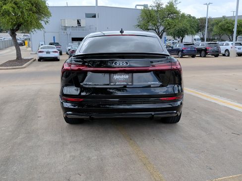 Used 2023 Audi e-tron Premium Plus image 9