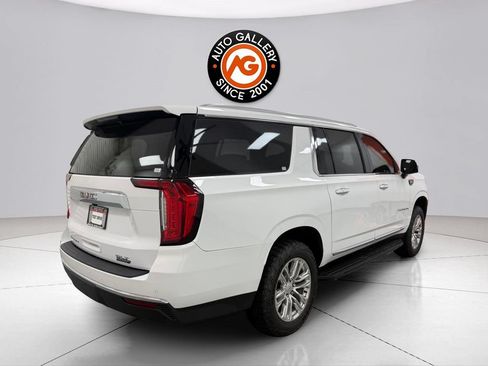 Used 2021 GMC Yukon XL SLT w/ SLT Luxury Package AWD/4WD image 3