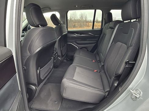 Used 2022 Jeep Grand Cherokee Laredo w/ Luxury Tech Group I image 23