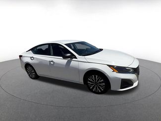 Used 2025 Nissan Altima 2.5 SV FWD video 2