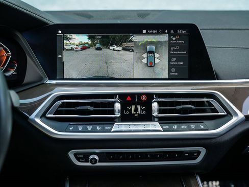 Used 2022 BMW X5 xDrive40i w/ Premium Package image 31