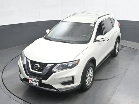 Used 2017 Nissan Rogue SV w/ SV Premium Package AWD/4WD image 26
