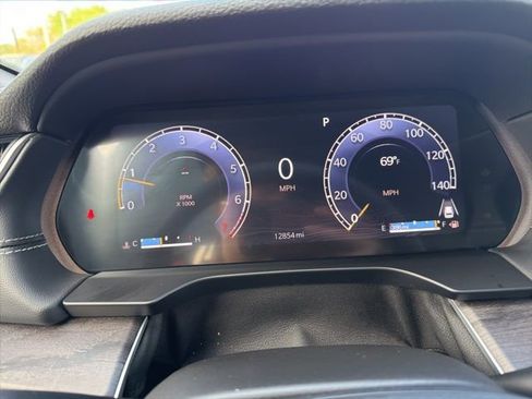 Used 2025 Jeep Grand Cherokee Limited image 23