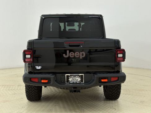 Used 2025 Jeep Gladiator Mojave AWD/4WD image 10