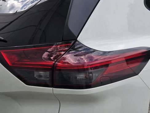 Used 2023 Nissan Rogue S image 7