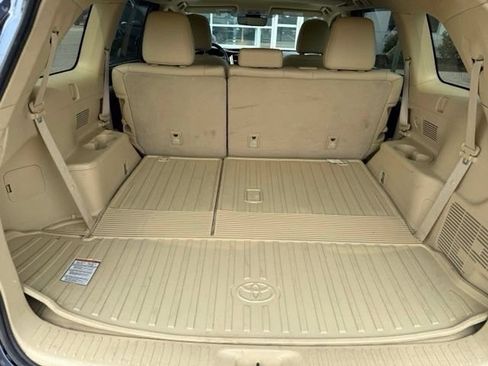 Used 2019 Toyota Highlander XLE AWD/4WD image 22