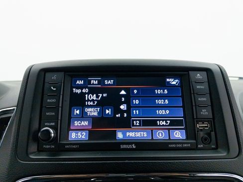 Used 2018 Dodge Grand Caravan GT image 4