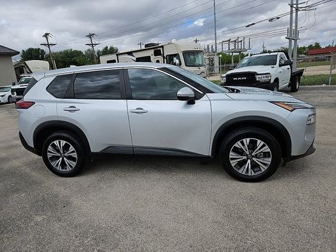 Used 2022 Nissan Rogue SV image 9
