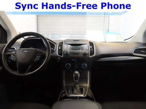 Used 2018 Ford Edge SE FWD image 7