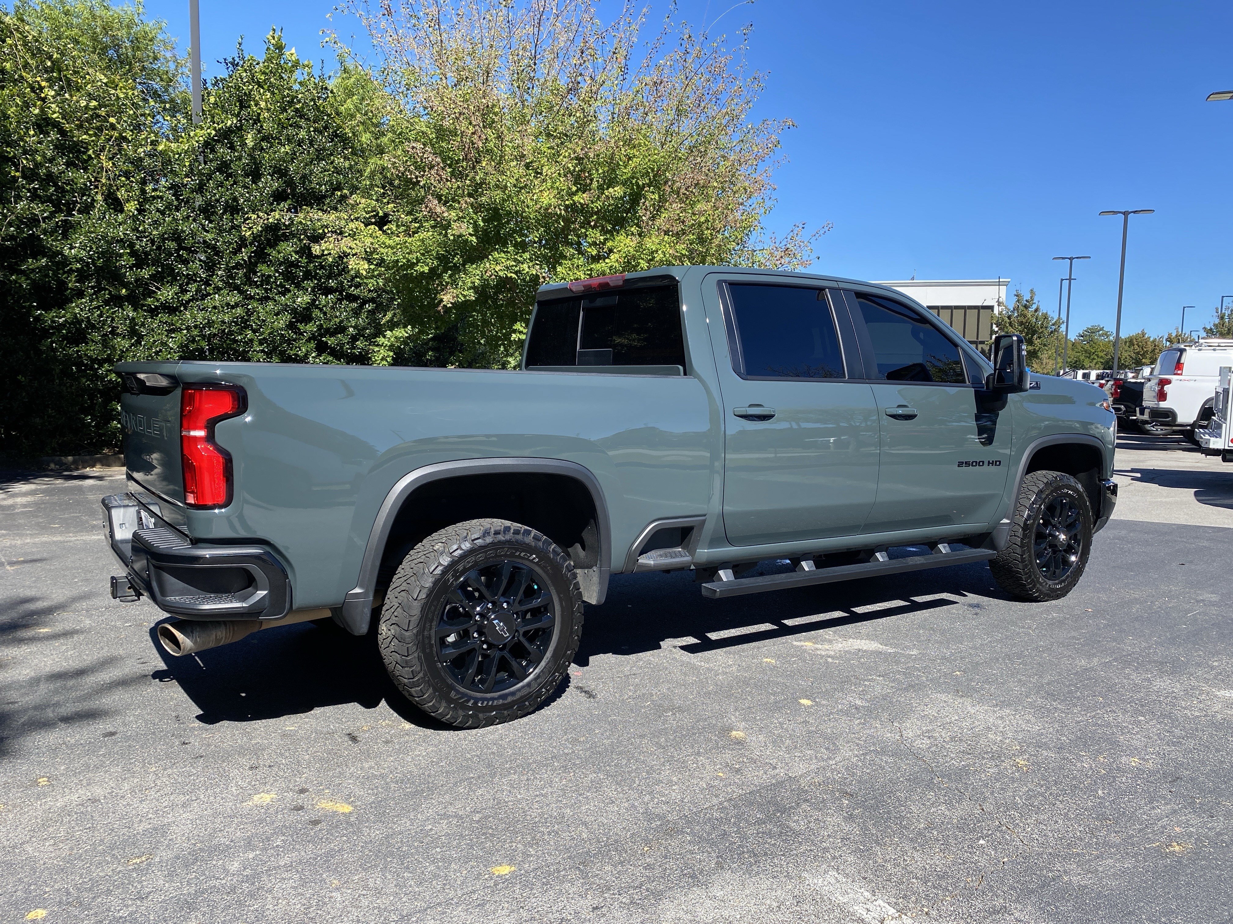 Used 2025 Chevrolet Silverado 2500 LT w/ Trail Boss Package AWD/4WD image 9