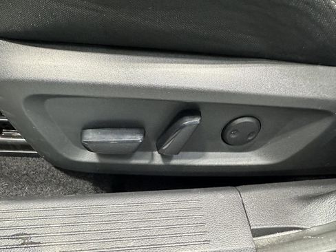 Used 2021 Nissan Rogue SV image 13