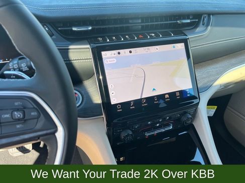 New 2025 Jeep Grand Cherokee Limited w/ Luxury Tech Group II image 12