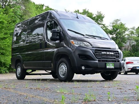 New 2025 RAM ProMaster 1500 w/ Safety Group FWD image 18