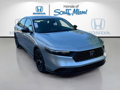 New 2025 Honda Accord SE image 1