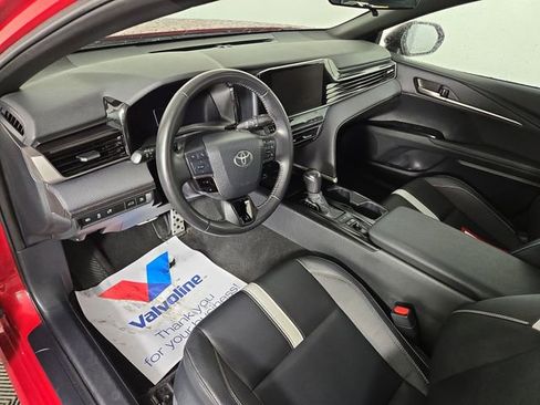 Used 2025 Toyota Camry SE FWD image 15