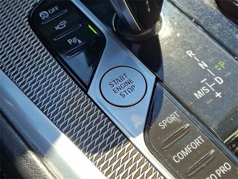 Used 2023 BMW X6 xDrive40i w/ M Sport Package image 23