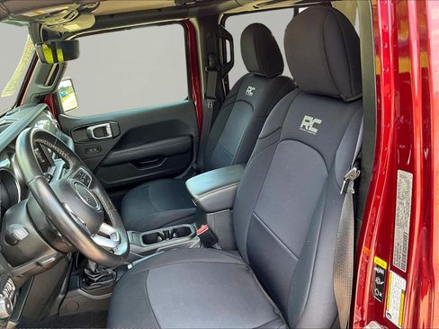 Used 2022 Jeep Wrangler Unlimited Sahara AWD/4WD image 21
