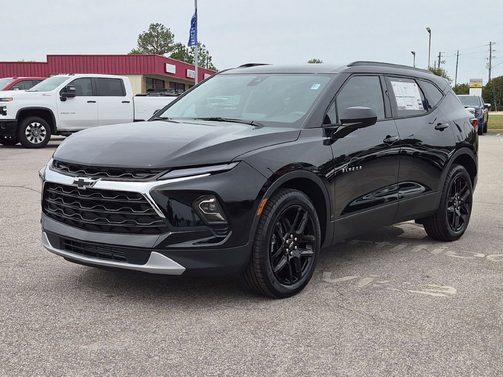 New 2026 Chevrolet Blazer LT w/ Convenience Package FWD image 8