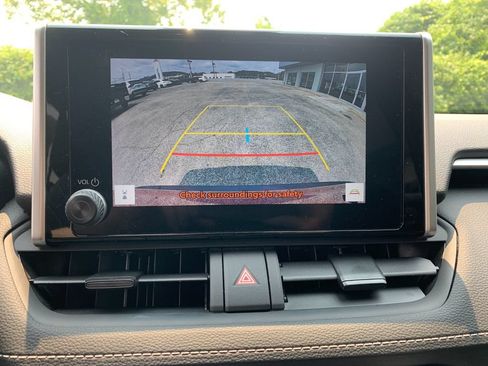 Used 2025 Toyota RAV4 XLE AWD/4WD image 23
